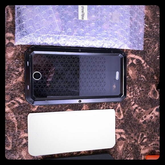 iPhone 7/8 Plus phone case - Picture 1 of 3